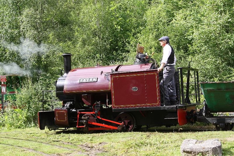2016-07-120073.JPG - Peter eases the train towards the foot crossing at Brockham